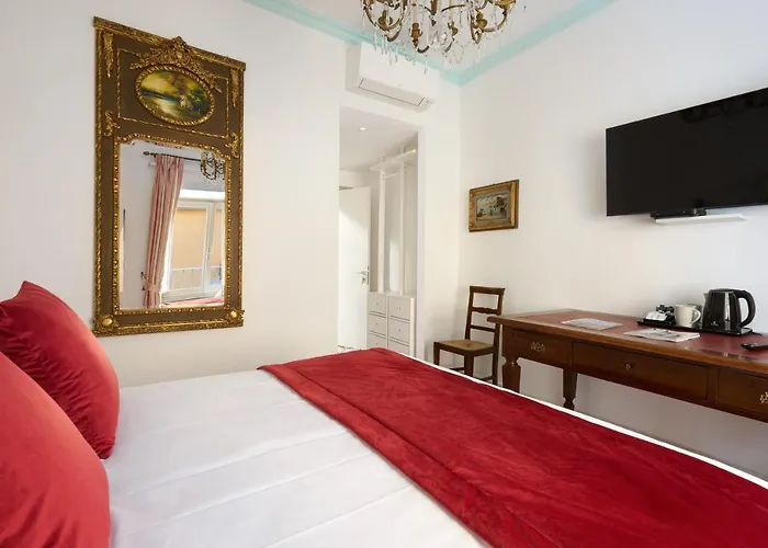 Konukevi Delfini Trevi House Roma