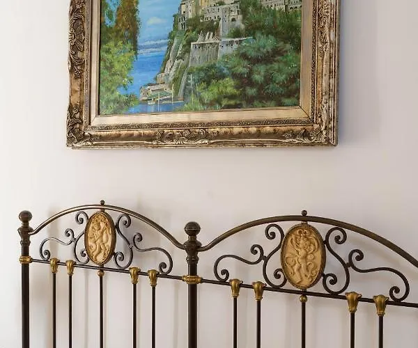 Delfini Trevi House