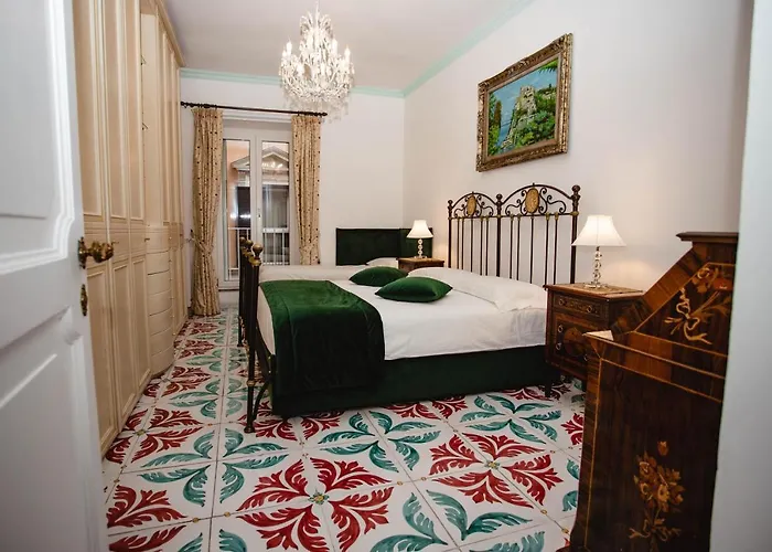 Delfini Trevi House Konukevi