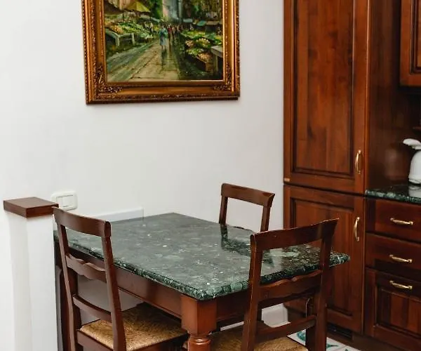 Delfini Trevi House