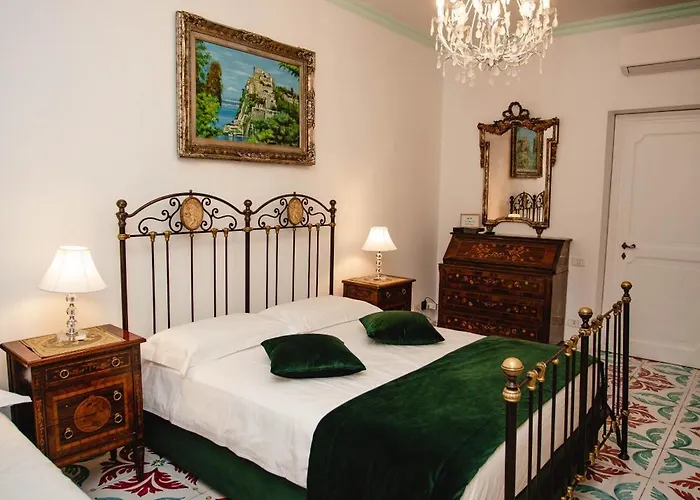 Delfini Trevi House Konukevi Roma