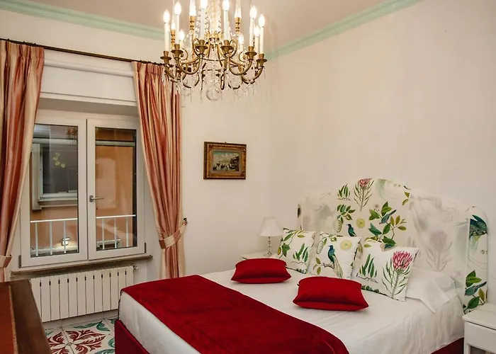 Delfini Trevi House Konukevi 4*