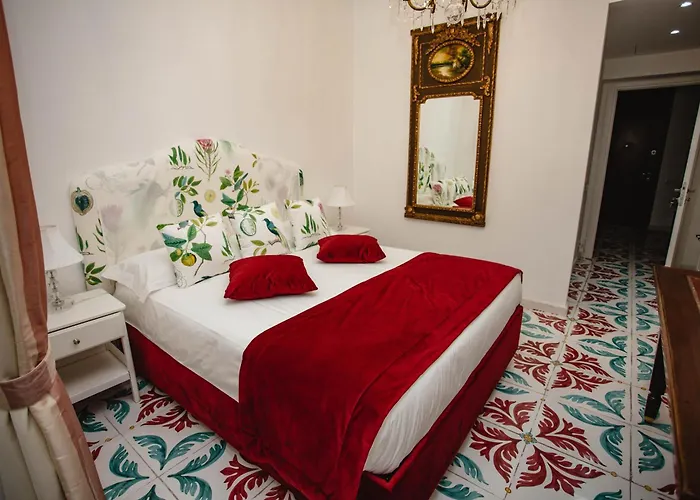 Delfini Trevi House